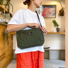 画像2: BAG'n'NOUN POCHETTE ULTRALIGHT (OLIVE) (2)