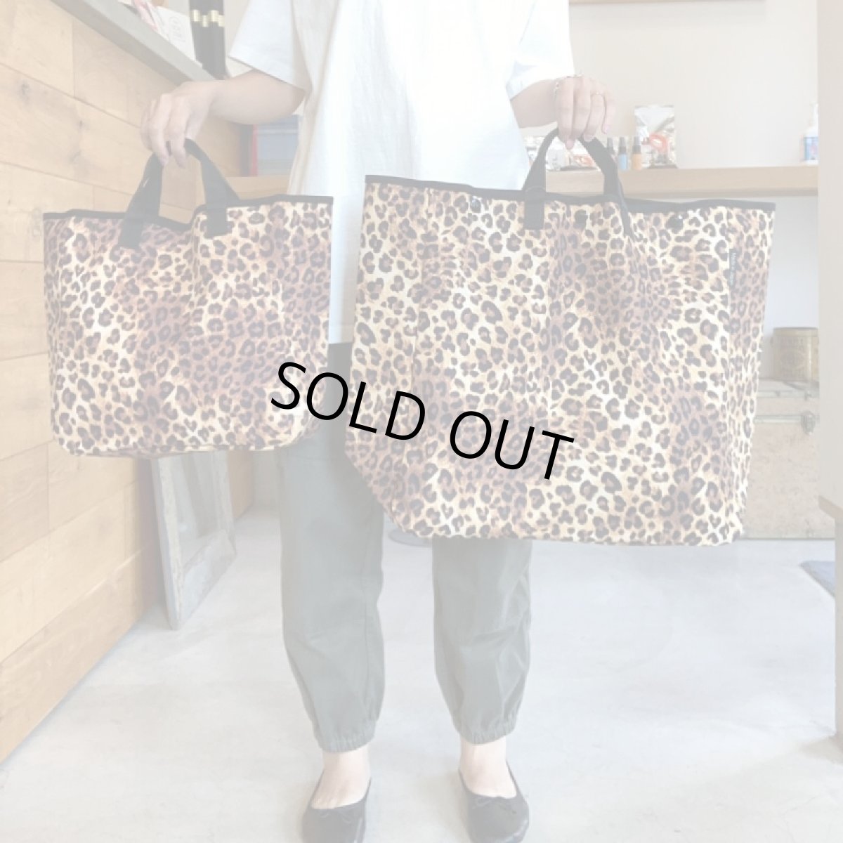 画像3: -NECESSARY or UNNECESSARY- HOMES LEOPARD BAG(S) (3)