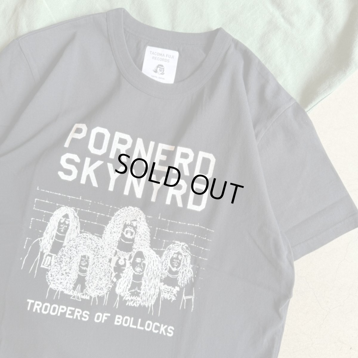 画像1: -TACOMA FUJI  RECORDS- PORNERD SKYNYRD “TROOPERS OF BLLOCKS” Tee designed by Hiroshi Iguchi (1)