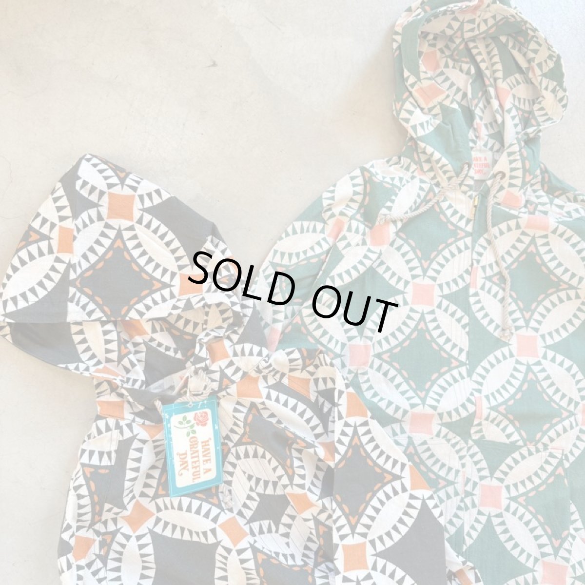 画像2: -HAVE A GRATEFUL DAY- BEACH HOODIE (2)