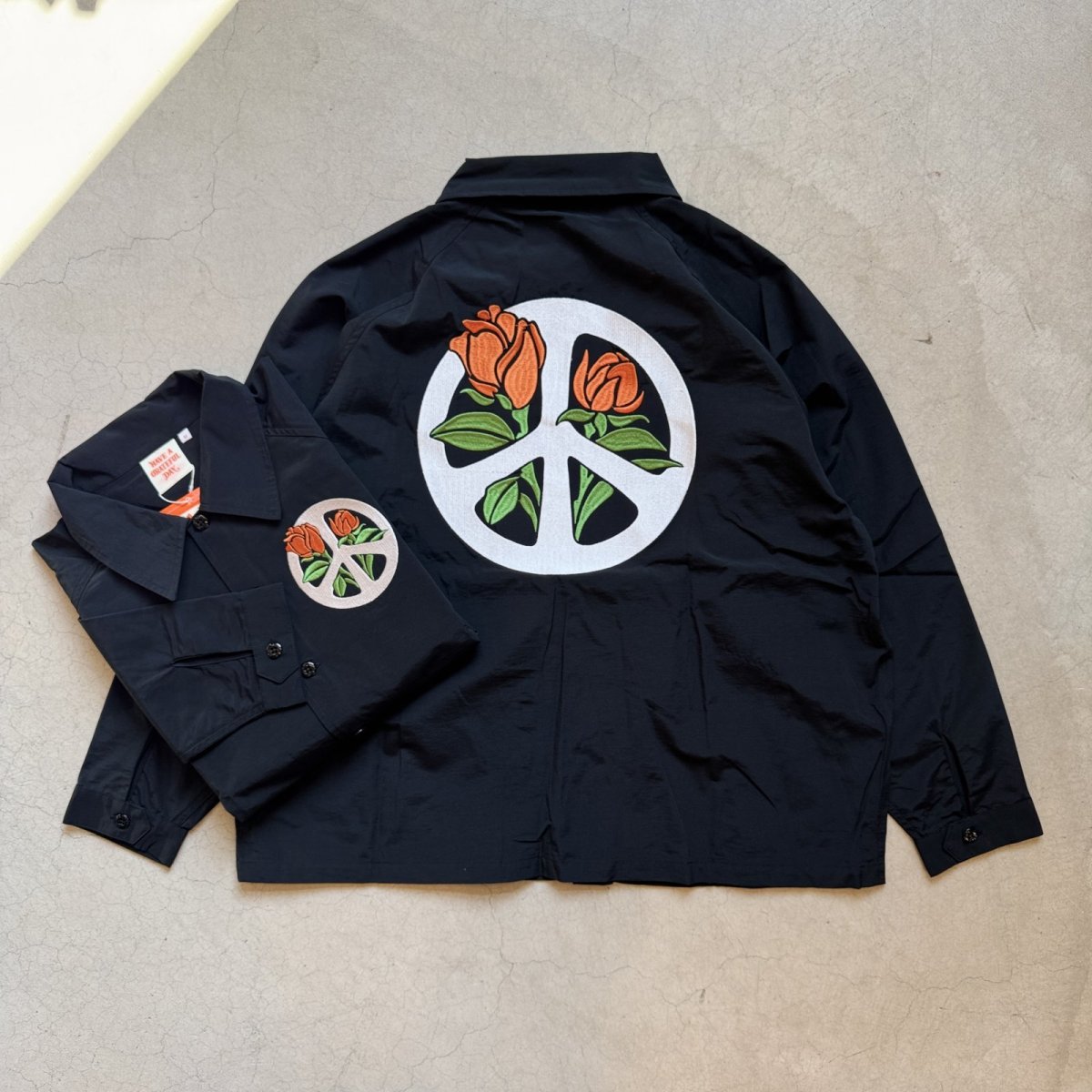 画像3: -HAVE A GRATEFUL DAY- UTILITY SHIRT "BLOOMING PEACE" BLACK (3)