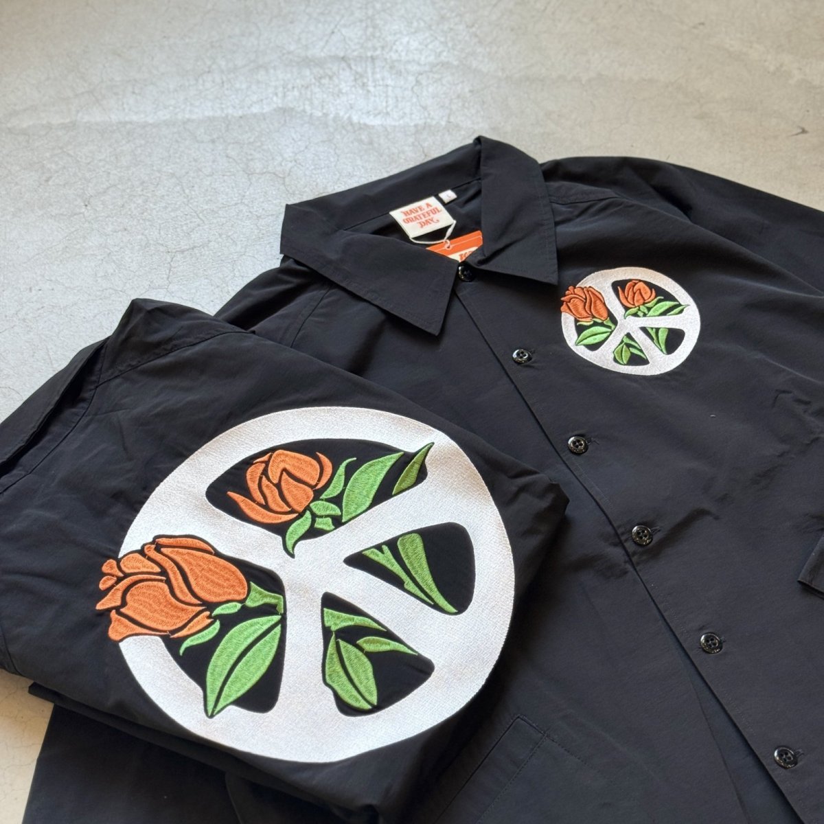 画像4: -HAVE A GRATEFUL DAY- UTILITY SHIRT "BLOOMING PEACE" BLACK (4)