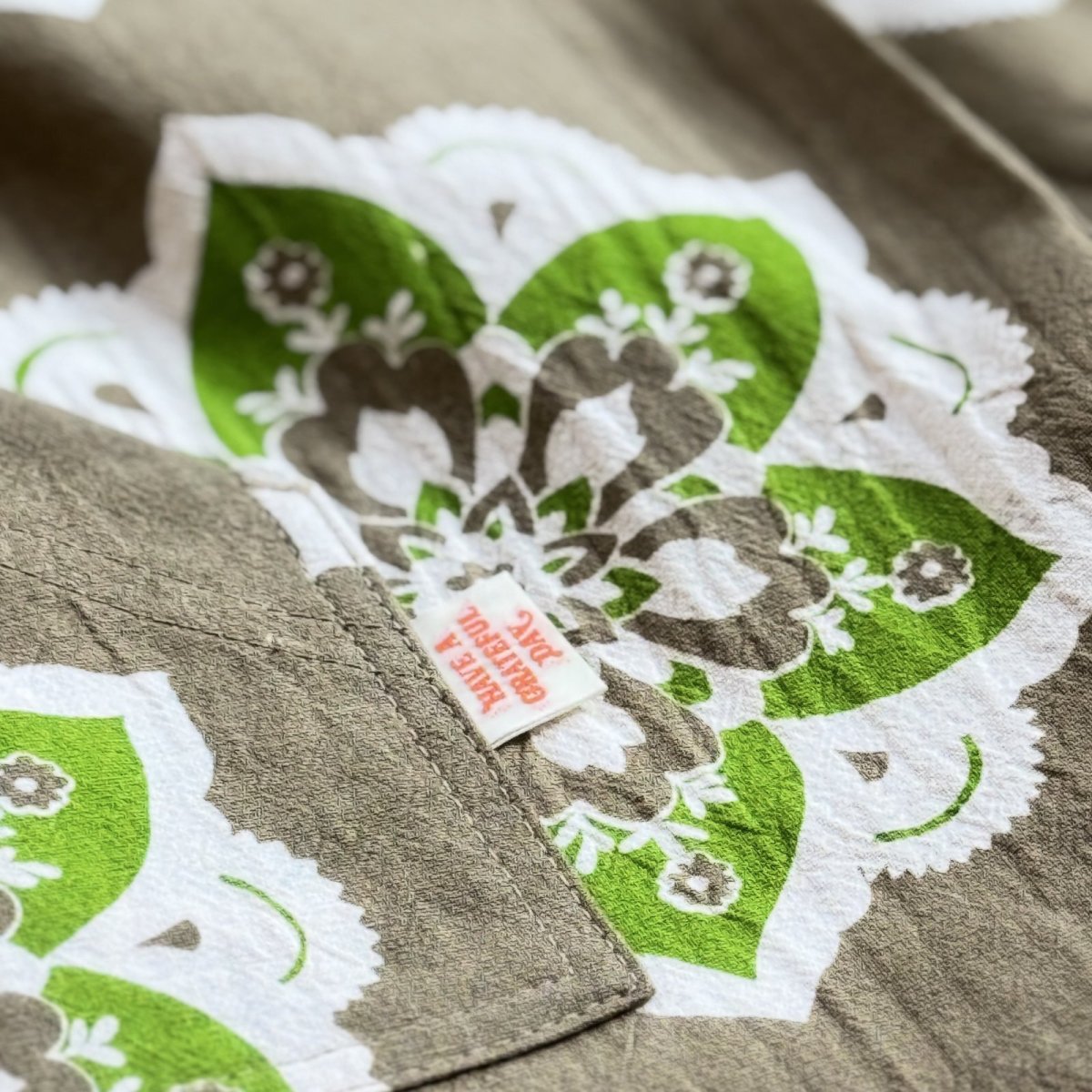 画像10: -HAVE A GRATEFUL DAY- BEACH HOODIE  BLACK & CHOCOLATE (10)