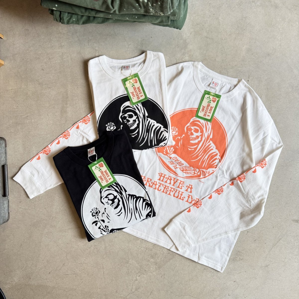 画像1: -HAVE A GRATEFUL DAY- L/S T-SHIRT "PLAY DEAD" (1)