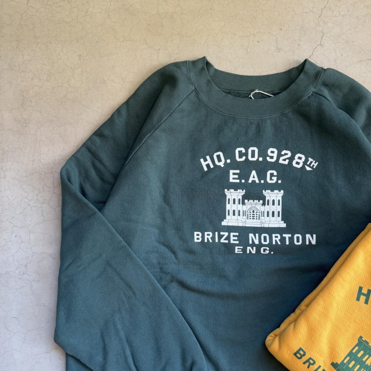 画像3: 【4色展開】-NECESSARY OR UNNECESSARY- HOT MAC RAGLAN “P” (3)