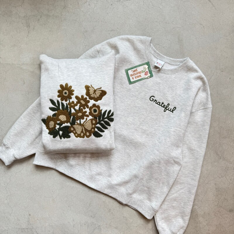 -HAVE A GRATEFUL DAY- “SWEATSHIRT”